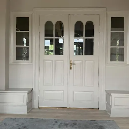 Gesamtes Historisches Kapitaenshaus * Fehmarn