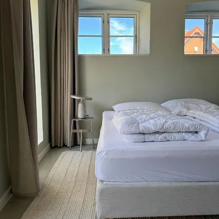 Gesamtes Historisches Kapitaenshaus * Fehmarn