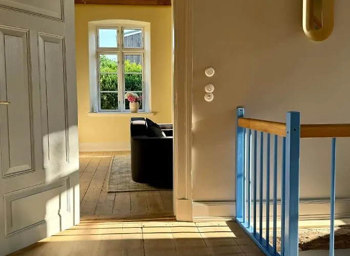 Gesamtes Historisches Kapitaenshaus